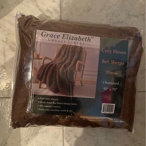 Grace Elizabeth Brown Soft Sherpa Throw - new in bag